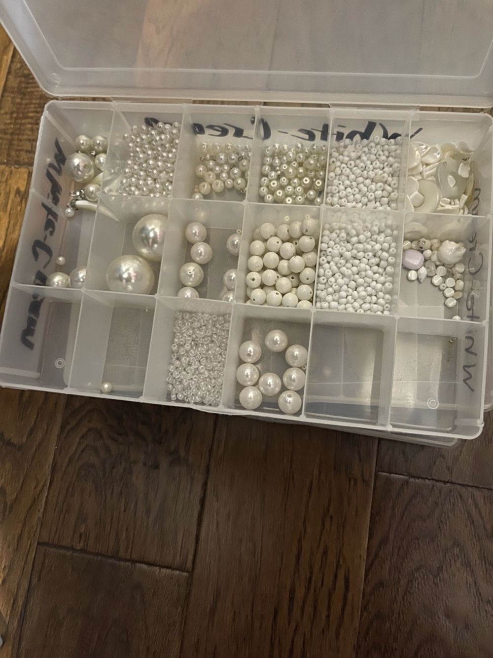 3️⃣Containers Beads: Black; Gold; White/Cream - Picture 7 of 7